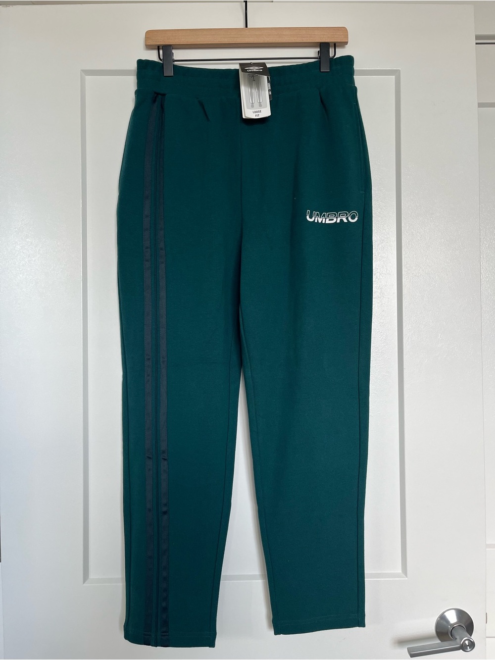NWT Umbro Women’s Loose Fit Track Pants Teal Green Side Stripe Joggers Size M 75